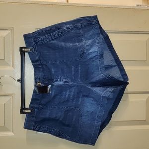 Torrid 3.5 Inch Relaxed Utility Lightweight Mid-Rise Short